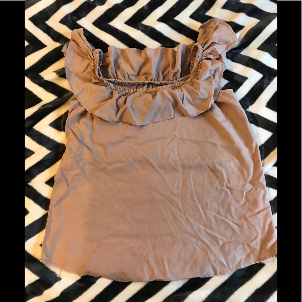 Sleeveless ruffle detail top